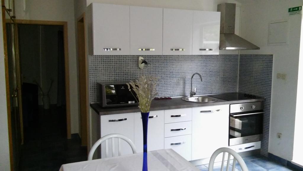Apartments Vukovic Stari Grad  Phòng bức ảnh