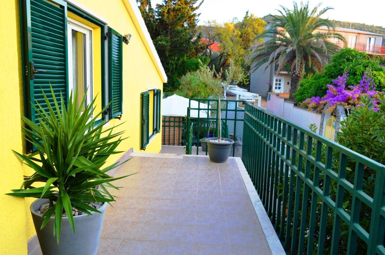Apartments Vukovic Stari Grad  Ngoại thất bức ảnh